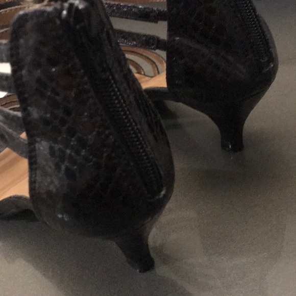 Heels - Picture 3 of 7